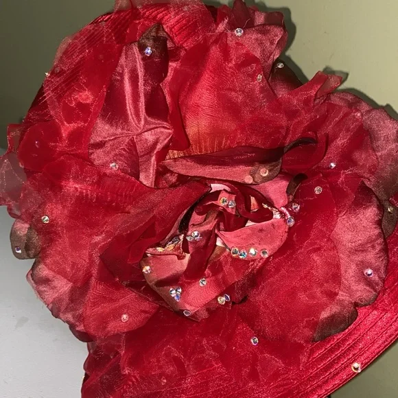 Beautiful Church / Dress Hat by Kymmy Koo - www.joarbit.com